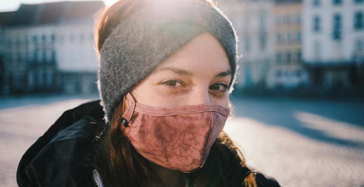 Woman wearing a face mask