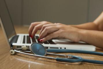 Stethoscope and laptop 